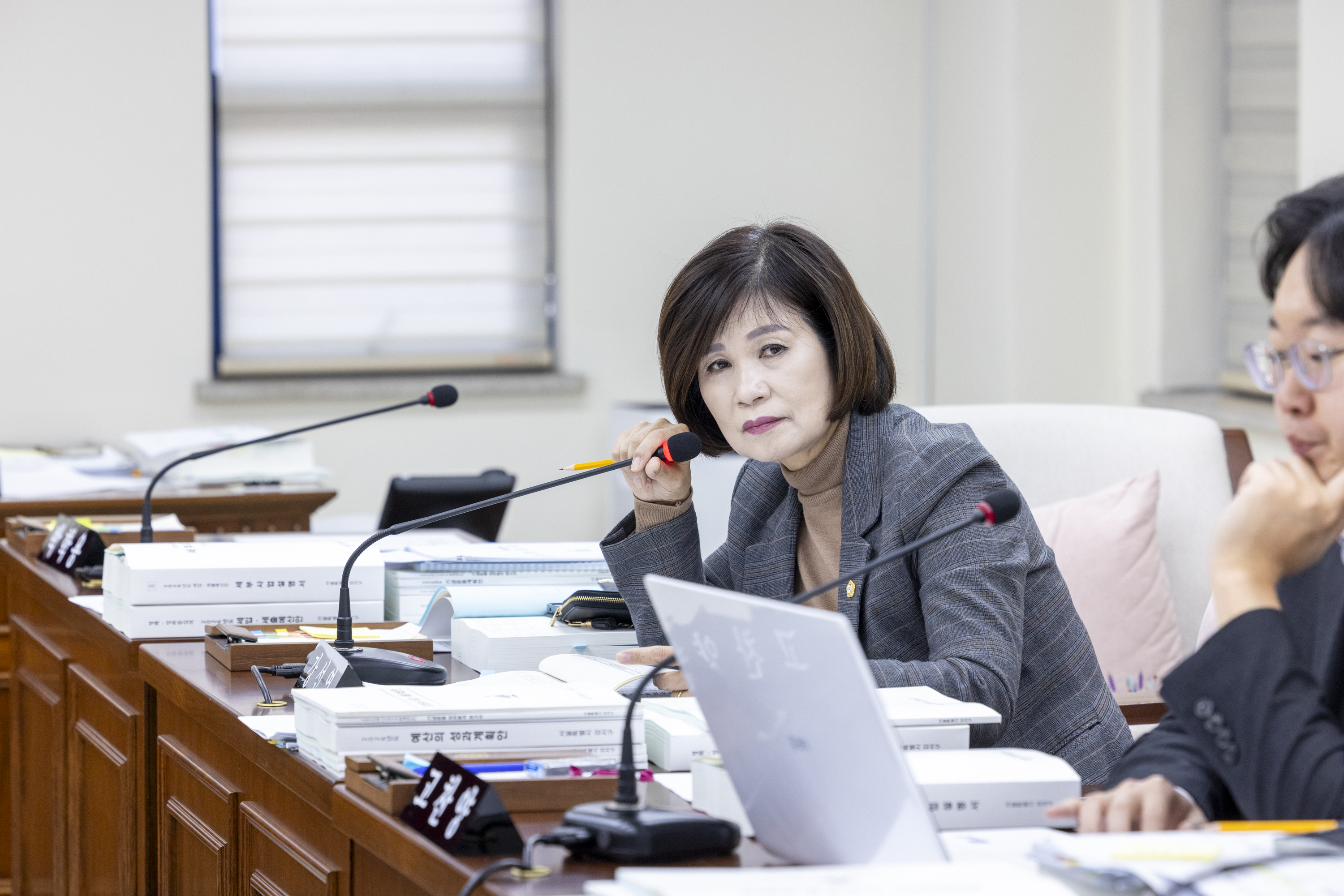 '미래복지위원회 제3차회의(제316회 제2차정례회)' 게시글의 사진(5) '20251201 미래복지위원회 제3차회의(제316회 제2차정례회) (99).jpg'