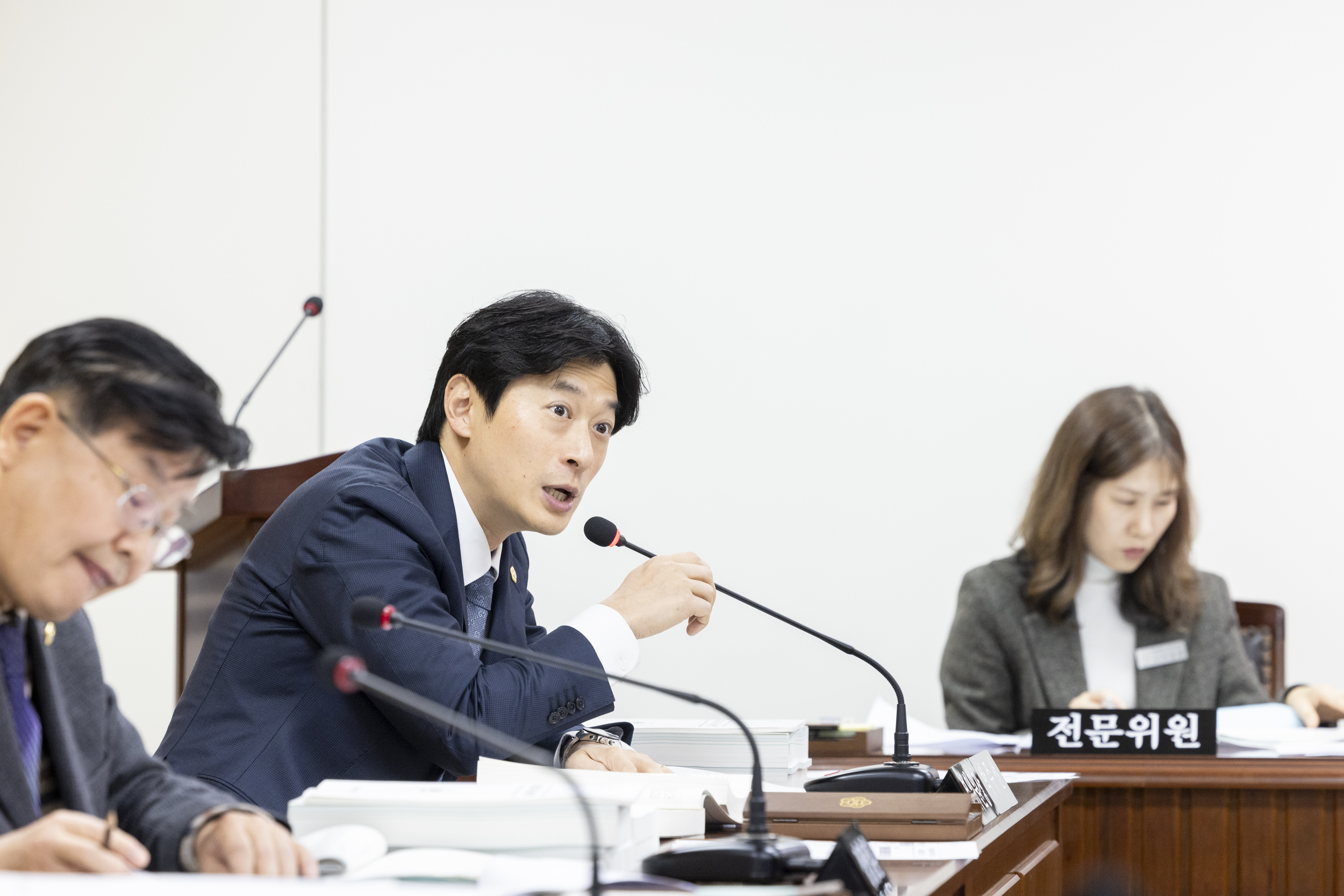 '도시교통위원회 제2차회의(제316회 제2차정례회)' 게시글의 사진(3) '20251128 도시교통위원회 제2차회의 (24).jpg'