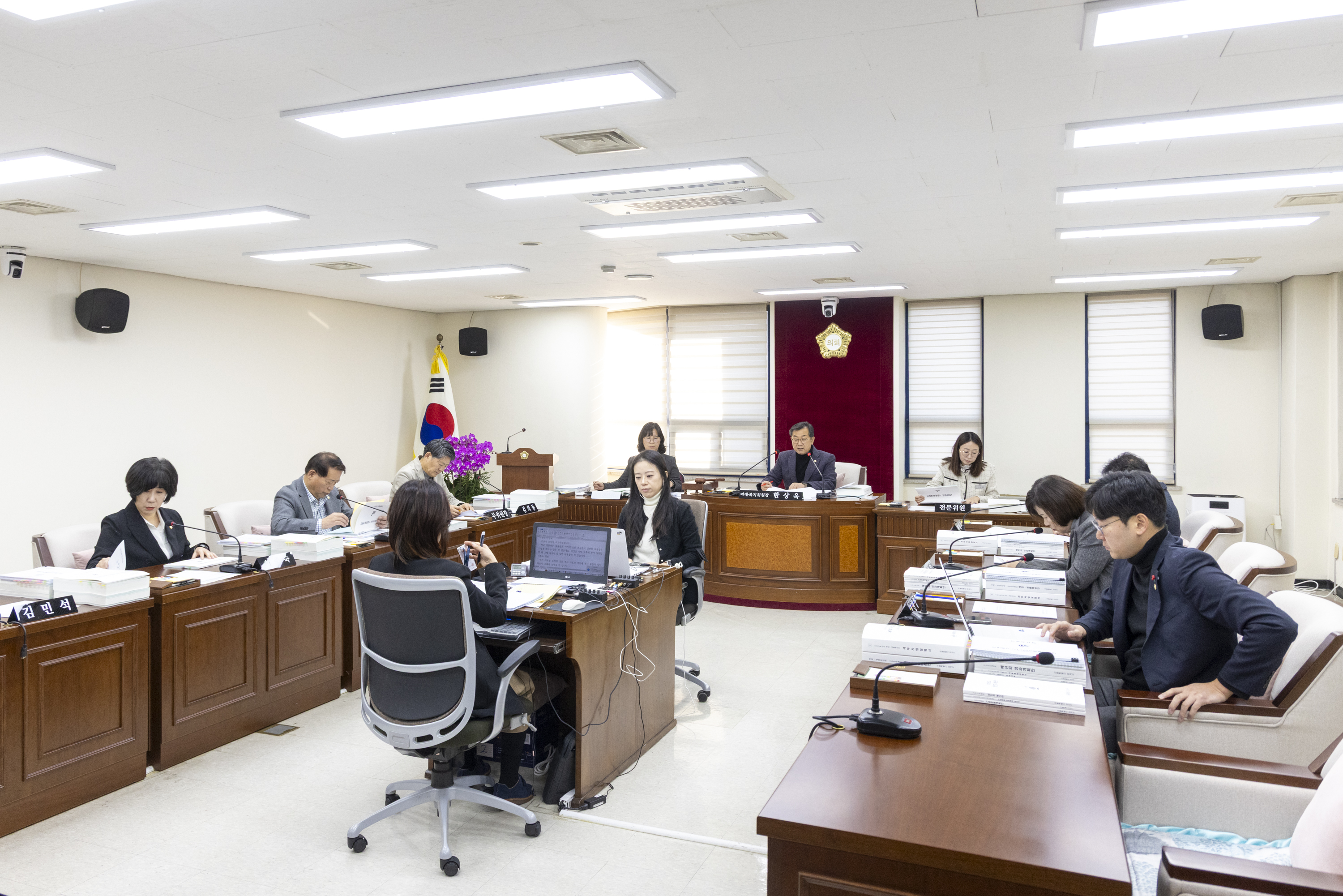 '미래복지위원회 제2차회의(제316회 제2차정례회)' 게시글의 사진(1) '20251128 미래복지위원회 제2차회의 (2).jpg'