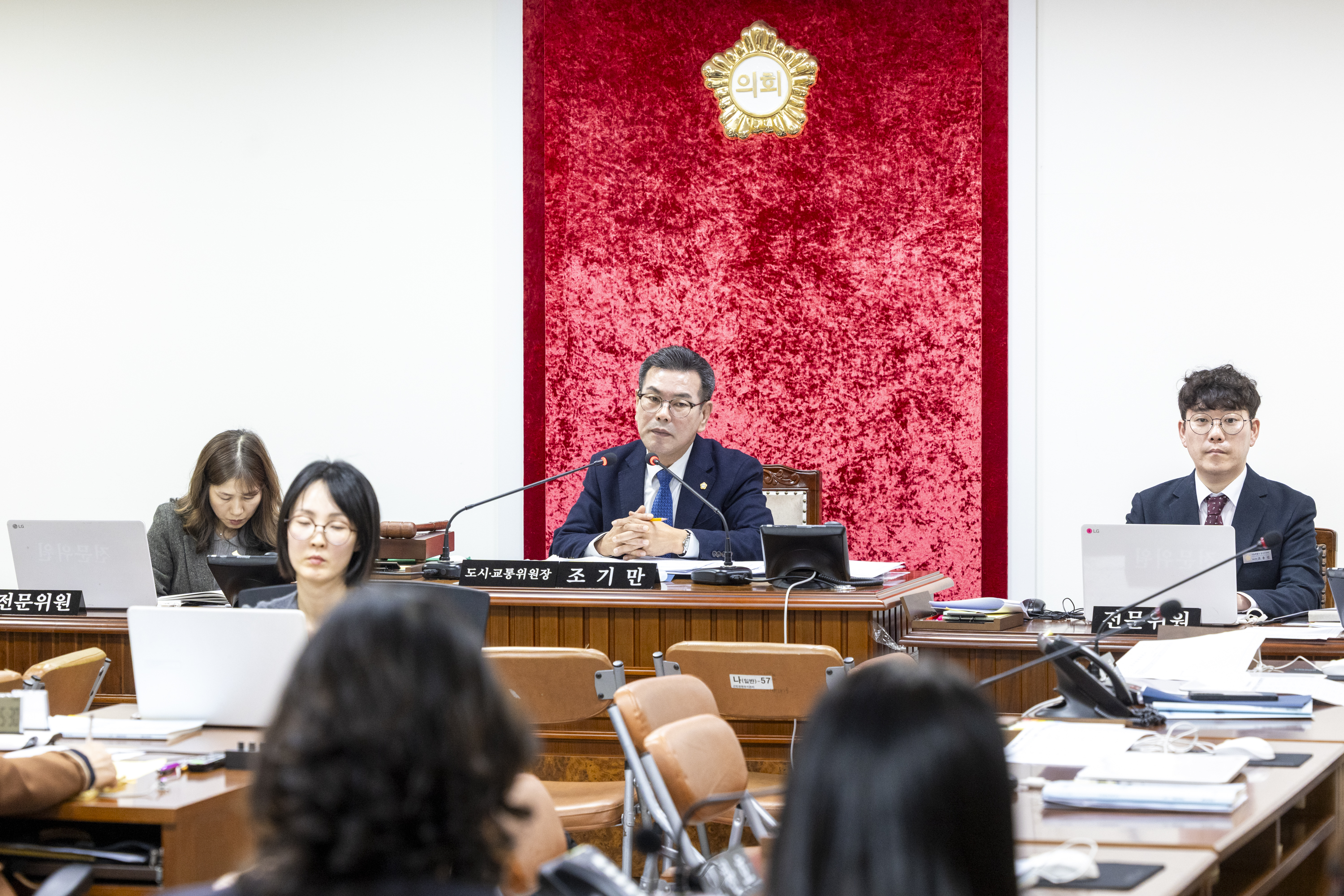 '도시교통위원회 행정사무감사 제6-7차회의(제316회 제2차 정례회)' 게시글의 사진(10) '20251125-26 도시교통위원회 제6-7차회의 (114).jpg'