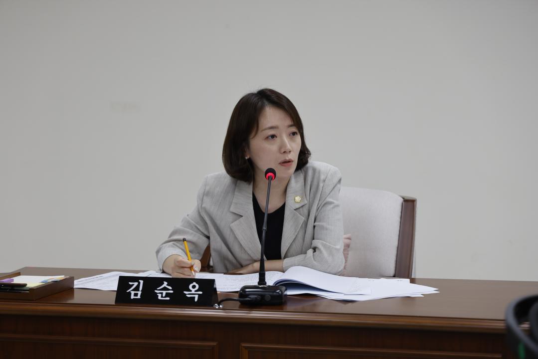 '운영위원회 제1차회의(제322회 임시회)' 게시글의 사진(4) '04김순옥의원.JPG'