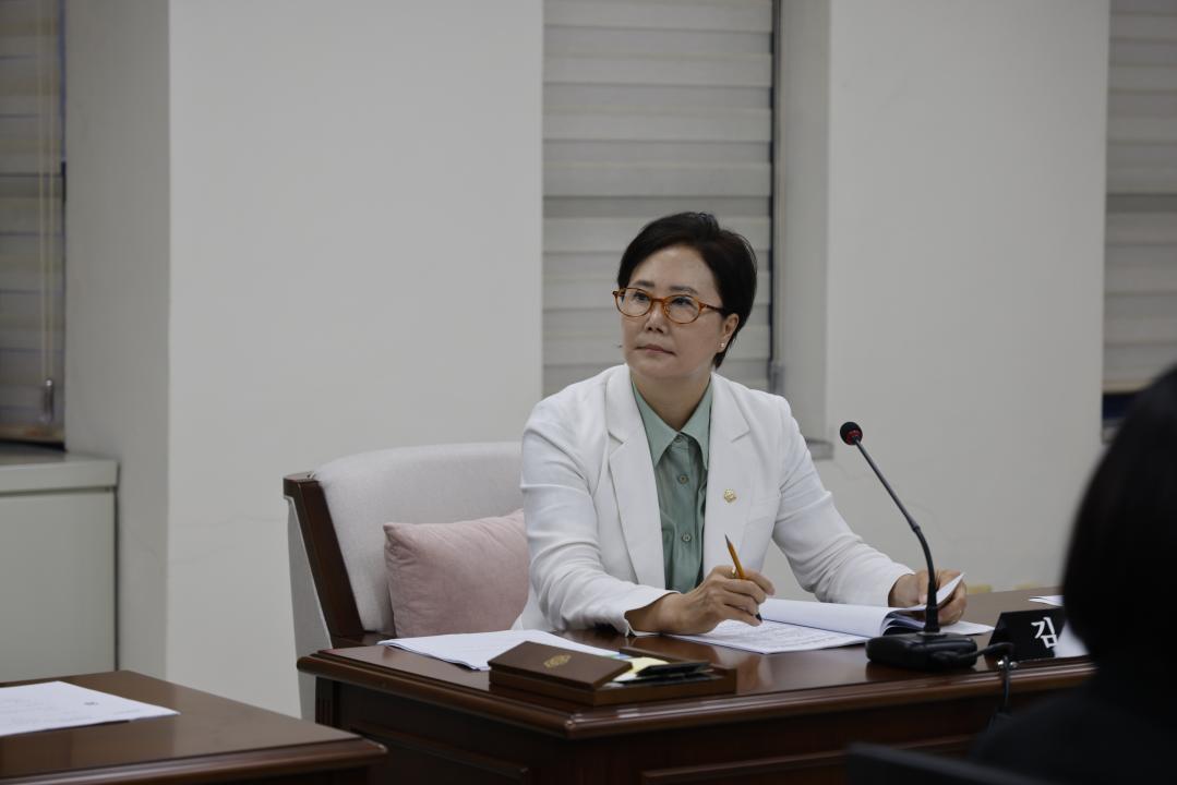 '운영위원회 제1차회의(제322회 임시회)' 게시글의 사진(5) '05김영회의원.JPG'