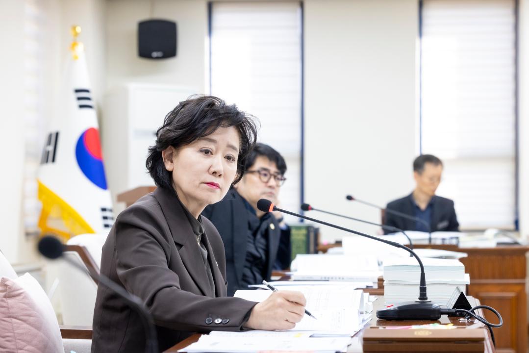 '행정재무위원회 제2차회의(제316회 제2차정례회)' 게시글의 사진(7) '20251128 행정재무위원회 제2차회의 (54).jpg'