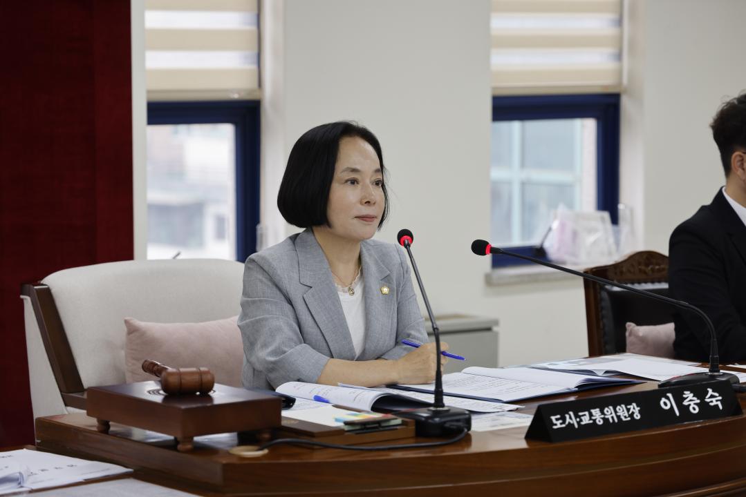 '도시교통위원회 제3차회의(제322회 임시회)' 게시글의 사진(1) '01이충숙위원장.JPG'