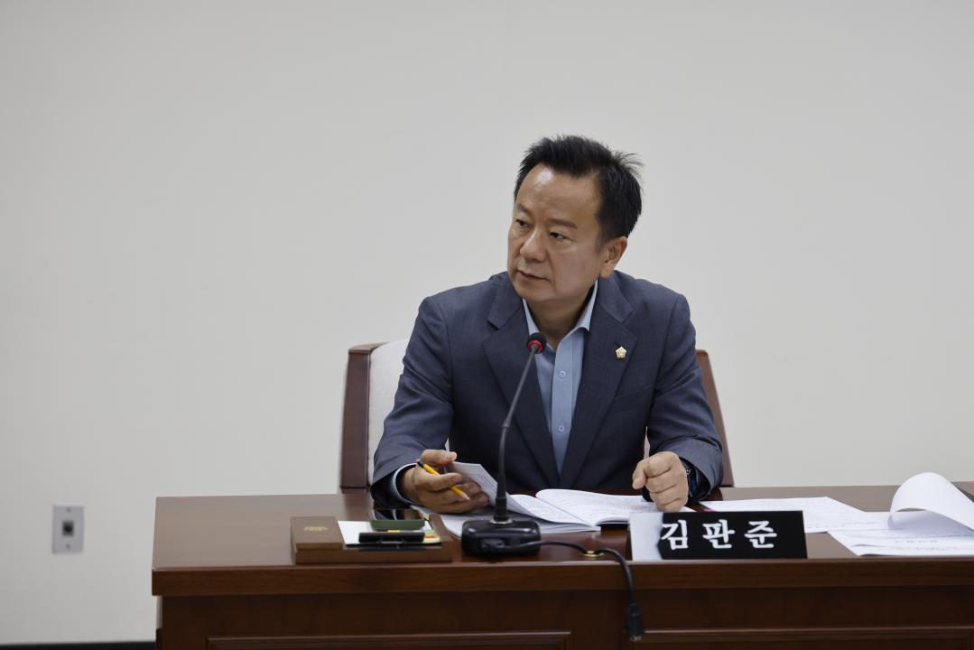 '도시교통위원회 제3차회의(제322회 임시회)' 게시글의 사진(9) '09김판준의원.JPG'