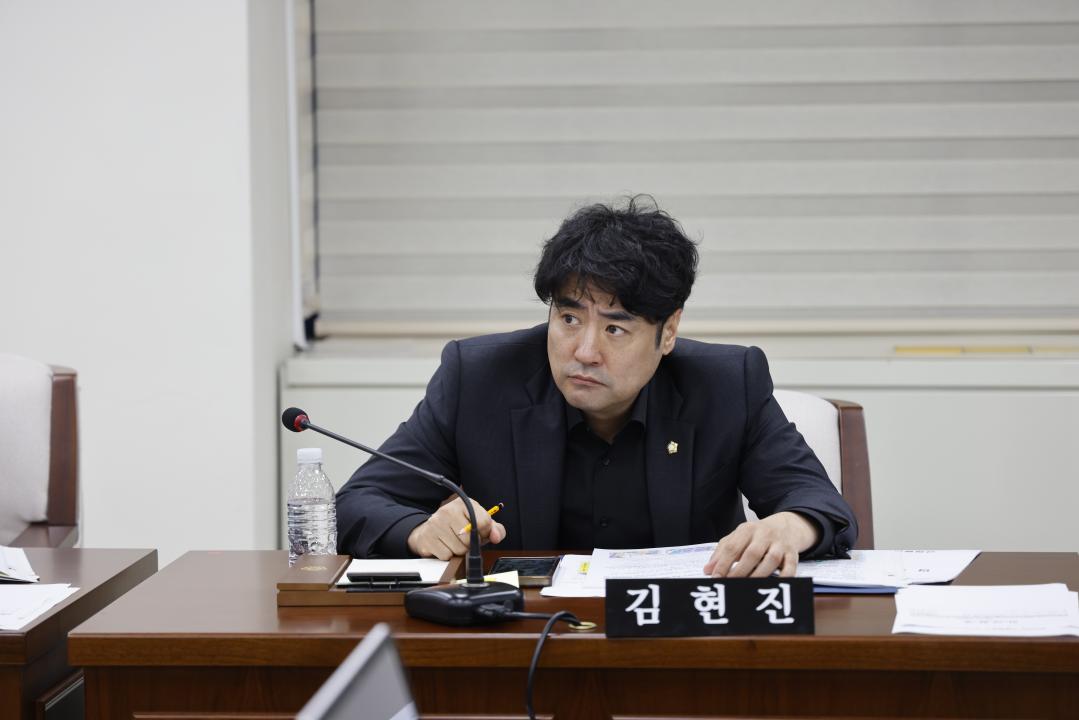 '도시교통위원회 제3차회의(제322회 임시회)' 게시글의 사진(8) '08김현진의원.JPG'