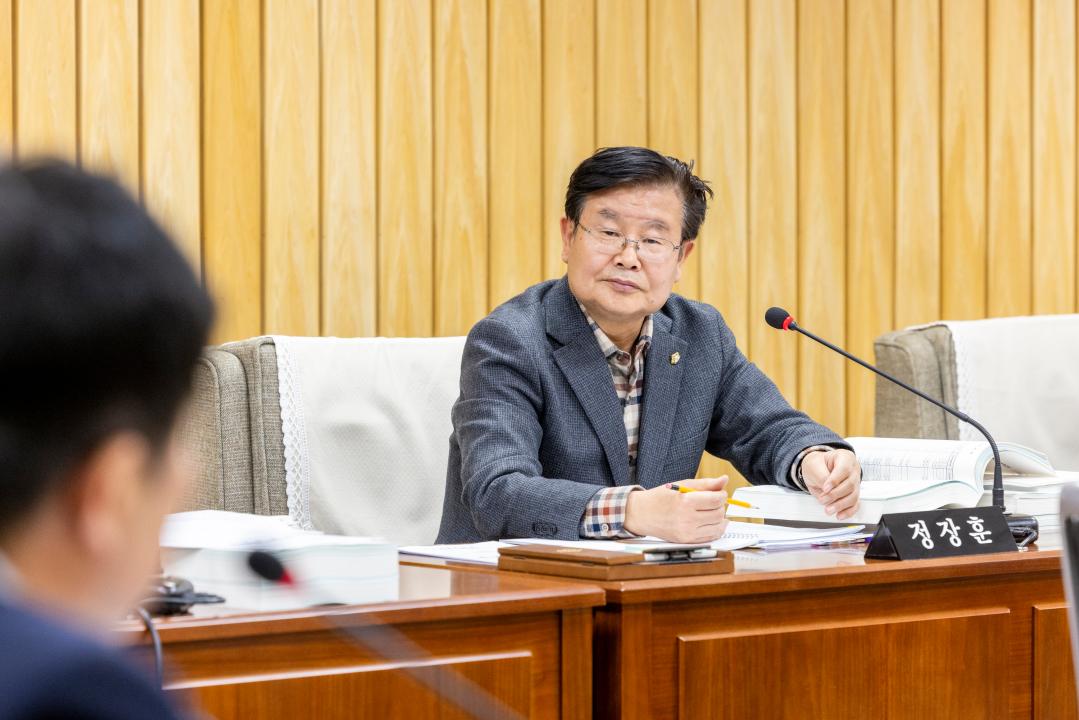 '도시교통위원회 제1차회의(제316회 제2차정례회)' 게시글의 사진(5) '20251127 도시교통위원회 제1차회의 (18).jpg'