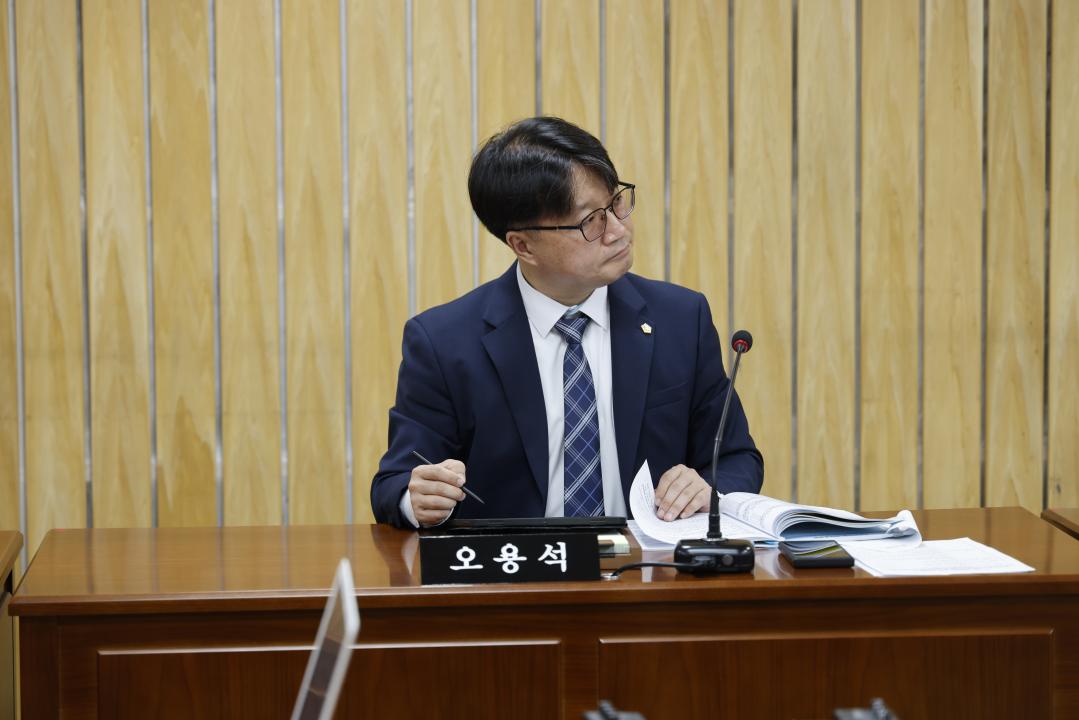 '미래복지위원회 제3차회의(제322회 임시회)' 게시글의 사진(6) '06오용석의원.JPG'