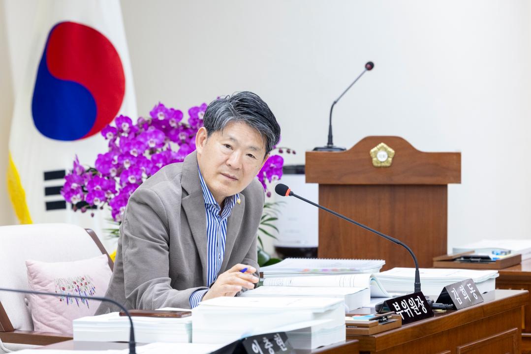 '미래복지위원회 제1차회의(제316회 제2차정례회)' 게시글의 사진(3) '20251127 미래복지위원회 제1차회의 (27).jpg'