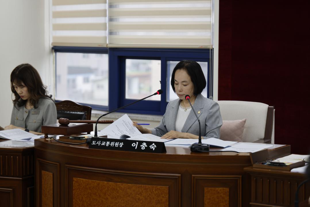 '도시교통위원회 제3차회의(제322회 임시회)' 게시글의 사진(2) '02이충숙위원장.JPG'