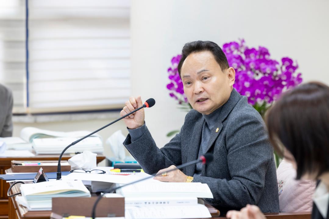 '행정재무위원회 제3차회의(제316회 제2차정례회)' 게시글의 사진(4) '20251201 행정재무위원회 제3차회의(제316회 제2차정례회) (9).jpg'