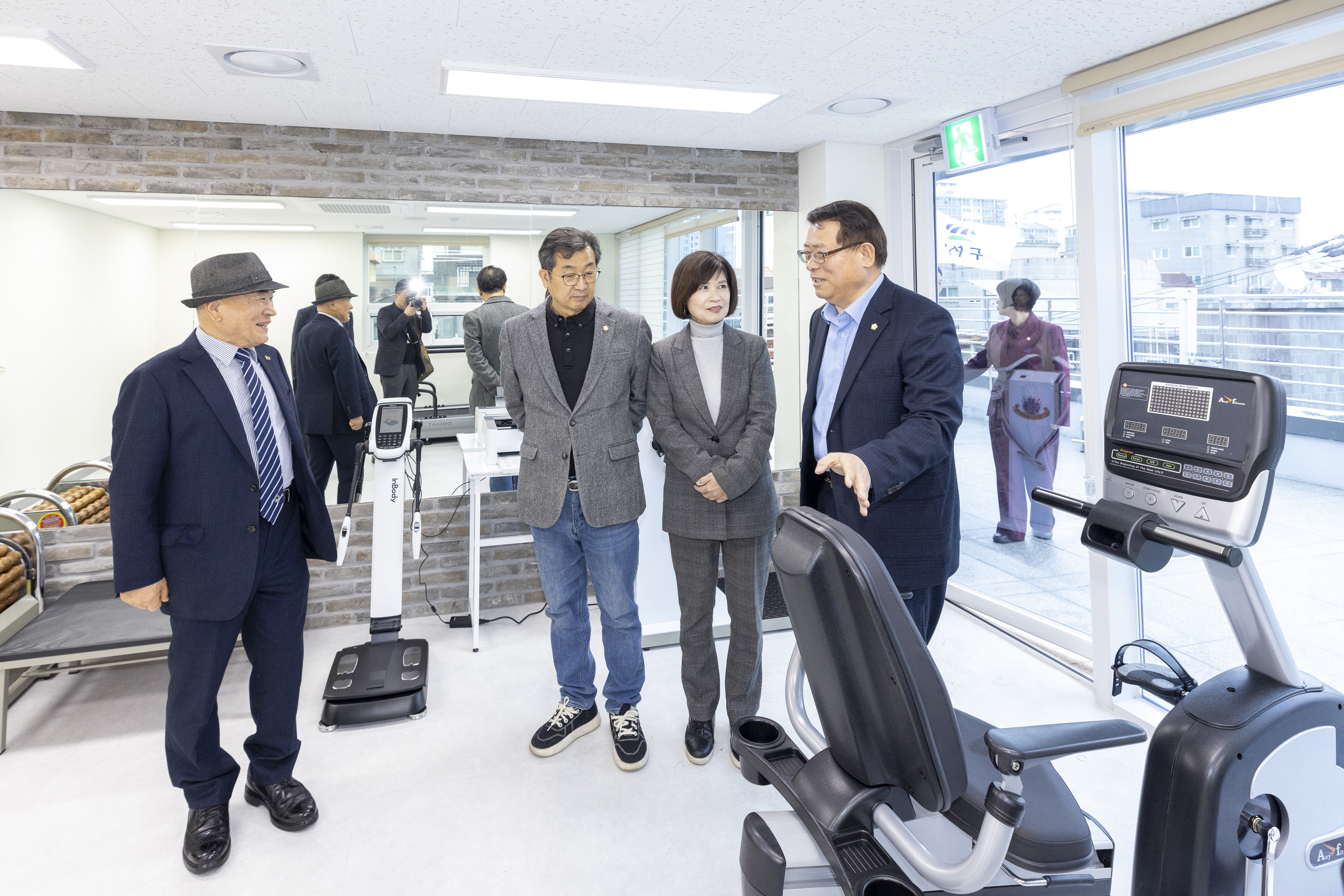 '미래복지위원회 현장방문-강서구보훈회관(제318 임시회)' 게시글의 사진(12) '20260318 미래복지현장방문-보훈회관 (23).jpg'