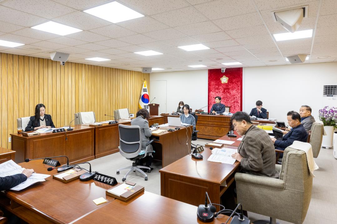 '도시교통위원회 제1-4차회의(제317회 임시회)' 게시글의 사진(1) '20260128 도시교통위원회 제2차회의 (12).jpg'