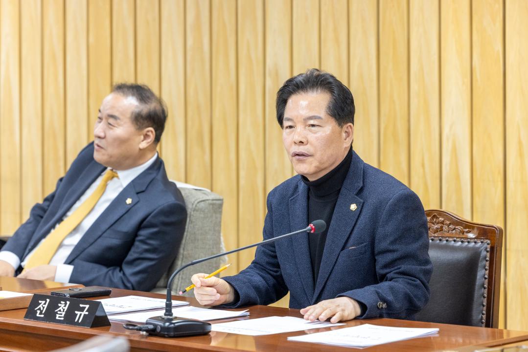 '도시교통위원회 제1차회의(제318회 임시회)' 게시글의 사진(4) '20260317 도시교통위원회 제1차회의 (25).jpg'