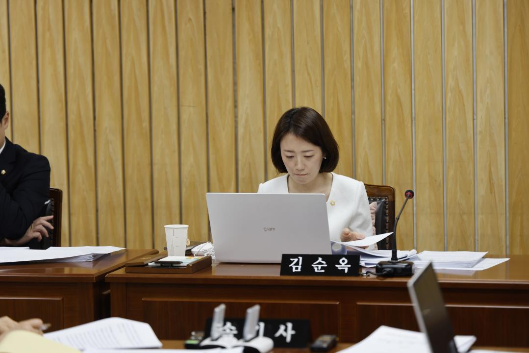 '미래복지위원회 제4차회의(제322회 임시회)' 게시글의 사진(5) '05김순옥의원2.JPG'