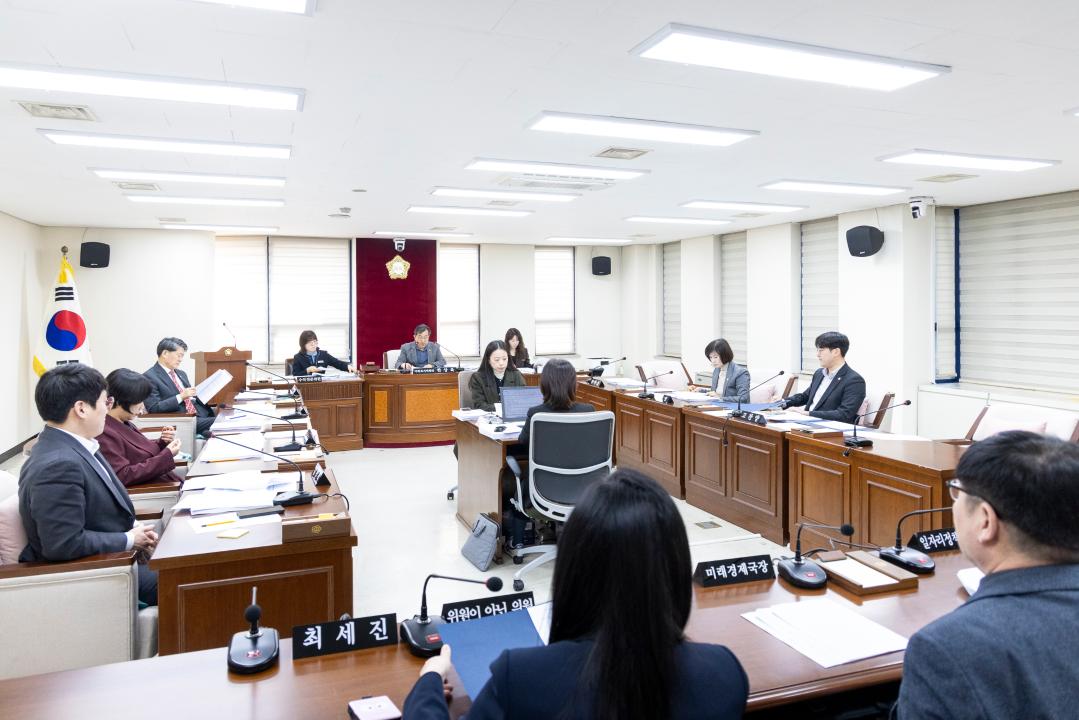 '미래복지위원회 제1차회의(제318회 임시회)' 게시글의 사진(11) '20260317 미래복지위원회 제1차회의 (56).jpg'