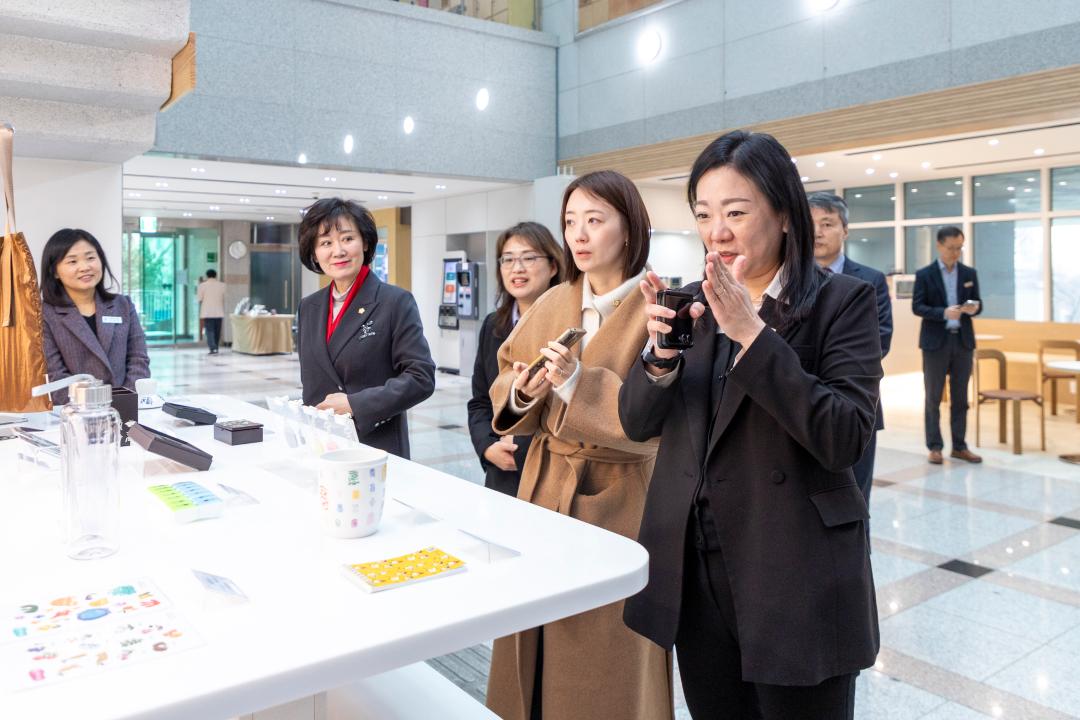 '행정재무위원회 현장방문-허준박물관(제318 임시회)' 게시글의 사진(7) '20260318 행정재무현장방문-허준박물관 (15).jpg'