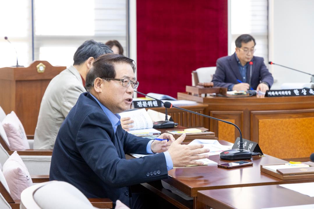 '미래복지위원회 제1-4차회의(제317회 임시회)' 게시글의 사진(4) '20260128 미래복지위원회 제2차회의 (11).jpg'