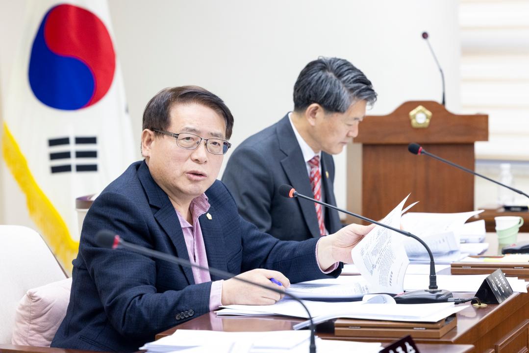 '미래복지위원회 제1차회의(제318회 임시회)' 게시글의 사진(4) '20260317 미래복지위원회 제1차회의 (82).jpg'