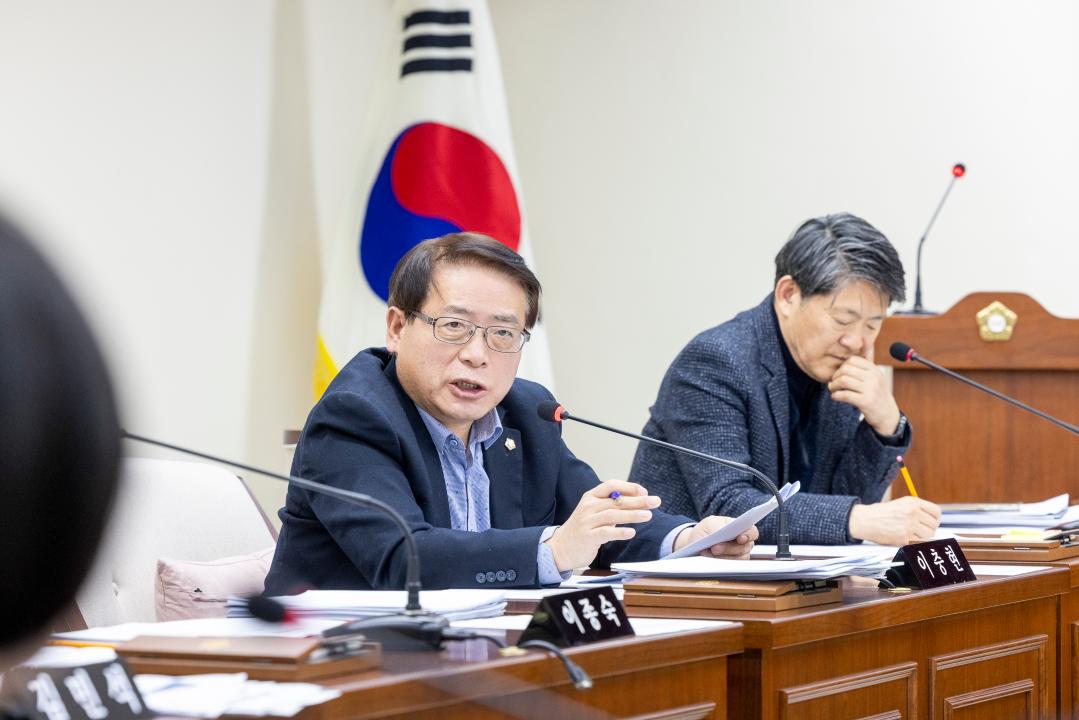 '미래복지위원회 제5차회의(제317회 임시회)' 게시글의 사진(4) '20260202 미래복지위원회 제5차회의 (172).jpg'