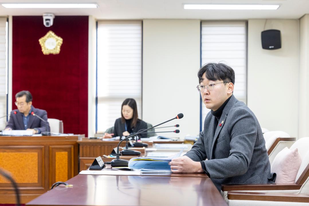 '미래복지위원회 제1-4차회의(제317회 임시회)' 게시글의 사진(7) '20260128 미래복지위원회 제2차회의 (15).jpg'