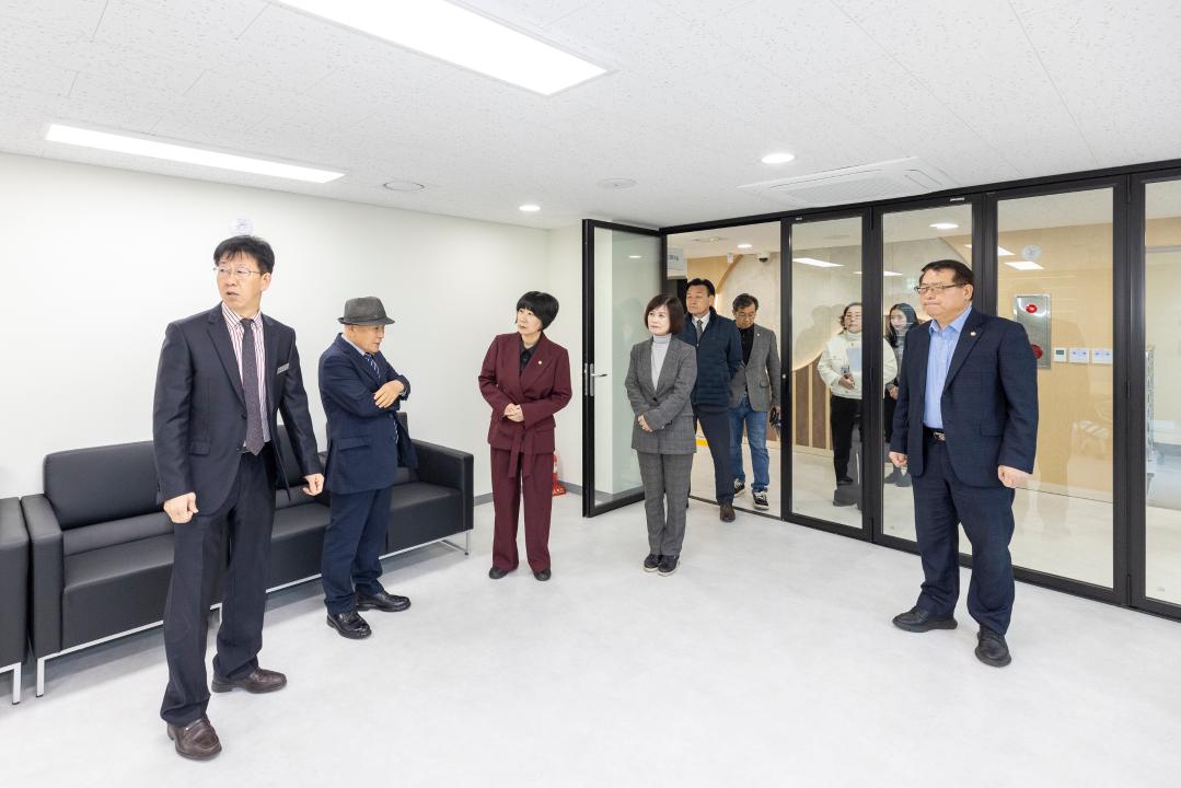 '미래복지위원회 현장방문-강서구보훈회관(제318 임시회)' 게시글의 사진(10) '20260318 미래복지현장방문-보훈회관 (16).jpg'