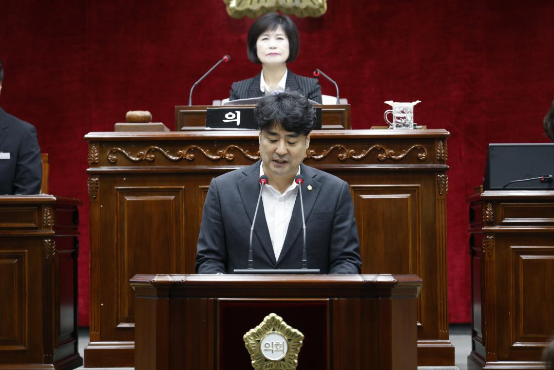 '제321회 임시회 제1차본회의' 게시글의 사진(4) '04부의장선출.jpg'