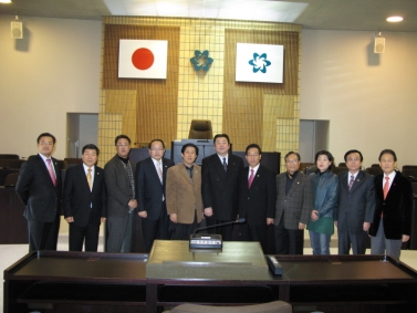 복지건설위원회 쓰시마시 의회 의사당 방문